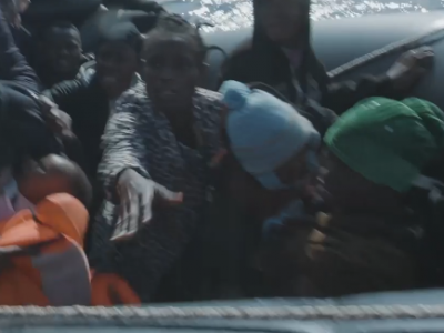 Migranti, nuovo naufragio sulla rotta della disperazione: almeno 8 migranti annegati, tra cui 2 bambini