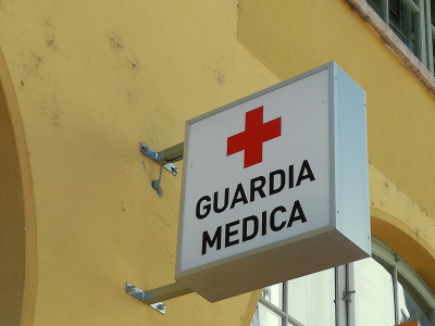 La Cassazione penale: commette omissione d'atti d'ufficio la guardia medica che non effettua una visita domiciliare