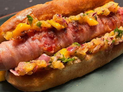 Uno studio rivela che mangiare un solo hot dog potrebbe ridurre la tua vita di oltre 30 minuti