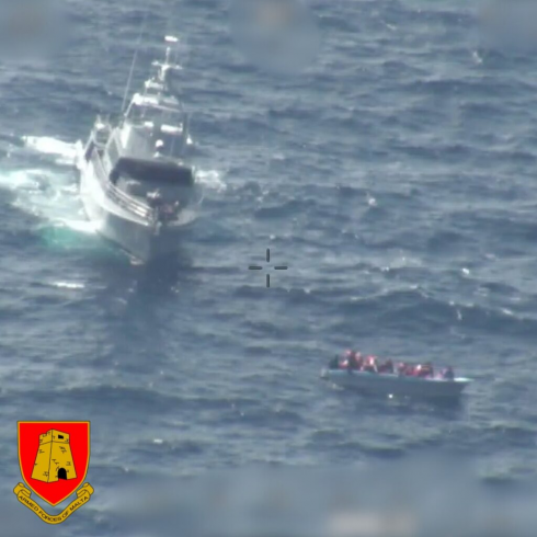 Migranti, nuova tragedia sulla rotta della disperazione: barcone si ribalta al largo delle coste maltesi, cinque morti