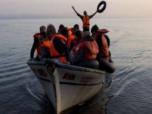 Migranti, naufragio in nottata al largo al largo della Sicilia. Recuperati 22 superstiti e i corpi di due donne