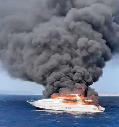 Yacht Da Vinci in fiamme al largo di Formentera – Il video