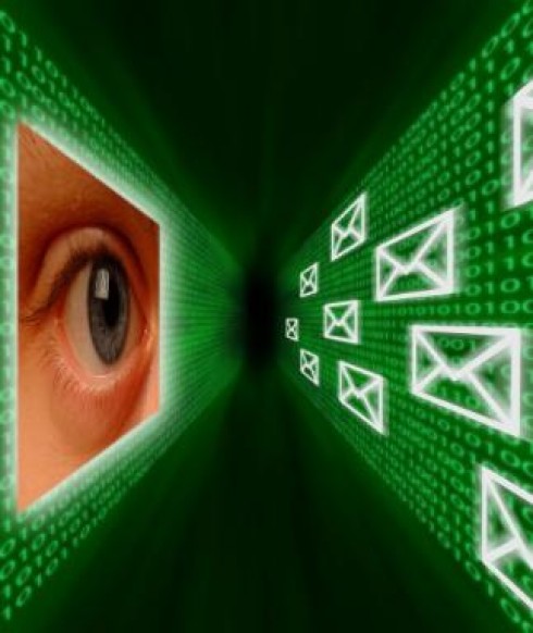 Coronavirus e truffe online a gogo. Una miriade di falsi messaggi social e email che chiedono i dati bancari.