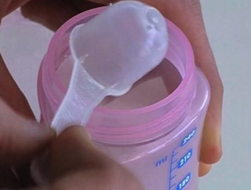 Sostanze pericolose nel latte in polvere per neonati? Foodwatch contro “Nestlé e Danone”: tolgano il Moah