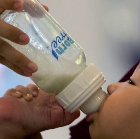 Possibile presenza di cereulide, Danone richiama due lotti di latte per neonati in Francia