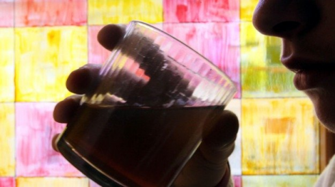 Liquore killer fa decine di morti in Iran.