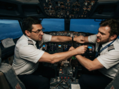 Caos ad alta quota: rissa e sangue in cabina tra pilota russo e copilota ucraino sul volo FlyDubai