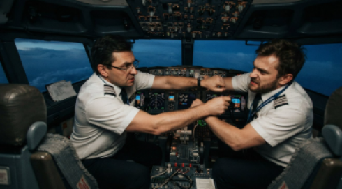 Caos ad alta quota: rissa e sangue in cabina tra pilota russo e copilota ucraino sul volo FlyDubai