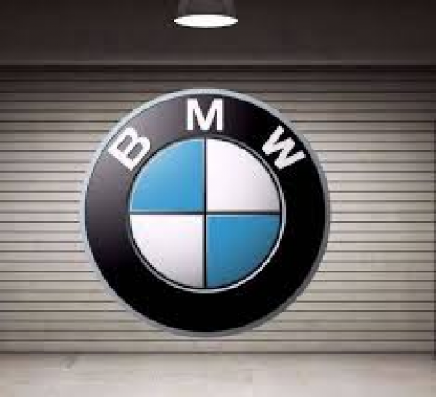 BMW richiama centinaia di migliaia di auto nel mondo