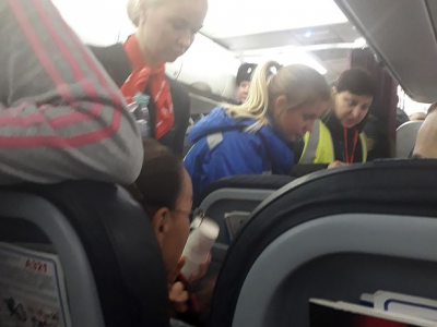 Russia, volo Mosca - Dubai atterrato in emergenza medica dopo malore di diversi passeggeri