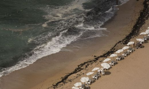 Si gettano nel mare per salvare un bambino: muoiono annegate 11 persone in Egitto.