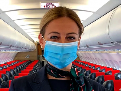 Vademecum per i viaggi in aereo: mascherina sempre addosso, per chi è vaccinato, niente test o quarantene. 