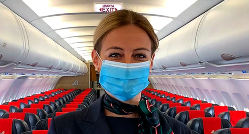Vademecum per i viaggi in aereo: mascherina sempre addosso, per chi è vaccinato, niente test o quarantene.