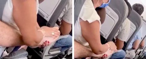 I peggiori comportamenti in aereo: passeggera massaggia il piede ad un altro.