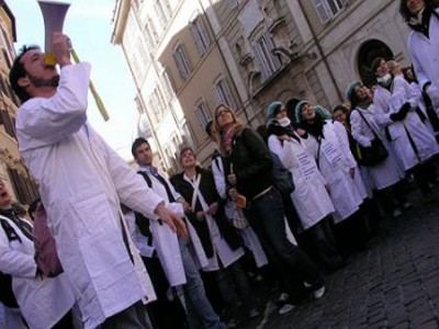 medici in protesta