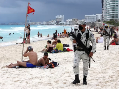 Messico, i narcotrafficanti seminano il panico sulle spiagge messicane.