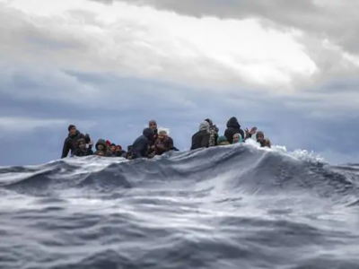 Migranti, nuova tragedia sulla rotta della disperazione: barcone soccorso dalla Guardia Costiera