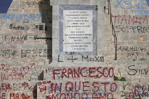 monumento monumento
