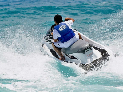 Scontro barca della polizia-moto d'acqua, muore 20enne
