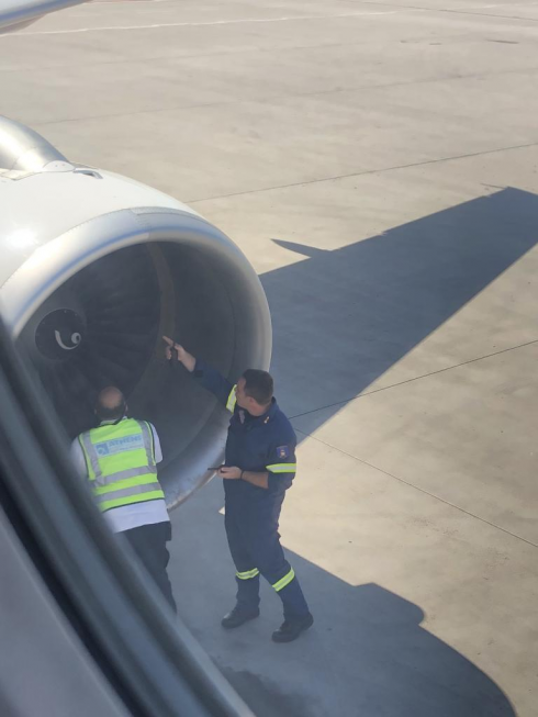 Aereo risucchia stormo di uccelli, danni al motore e rientro in aeroporto. Cancellato volo Atene-Zurigo