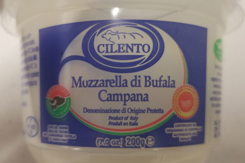 Mozzarella di bufala italiana ritirata per possibile presenza di batterio Listeria. 