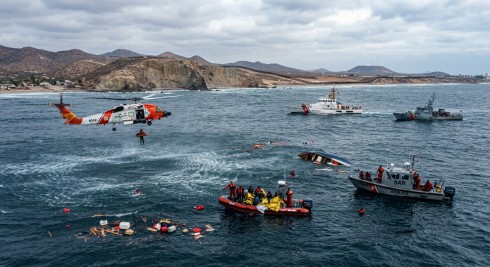 Messico-USA: barca si ribalta al largo della Baja California. 16 salvati, si cercano 11 dispersi
