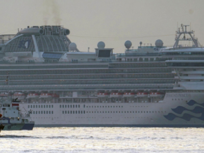 Coronavirus, nave da crociera Diamond Princess isolata nel porto di Yokohama in Giappone 