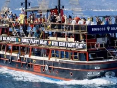 Nave turistica affondata con 148 passeggeri! 