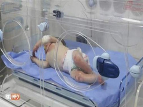 neonata trovata nel deserto neonata trovata nel deserto