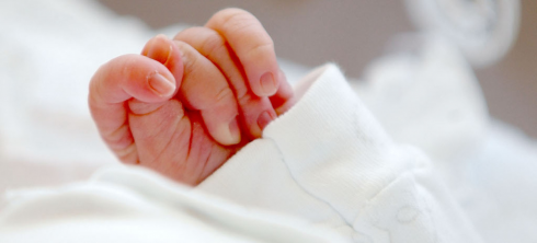 Finta infermiera rapisce un neonato di tre giorni dall'ospedale, arrestata dalla polizia di Lucerna