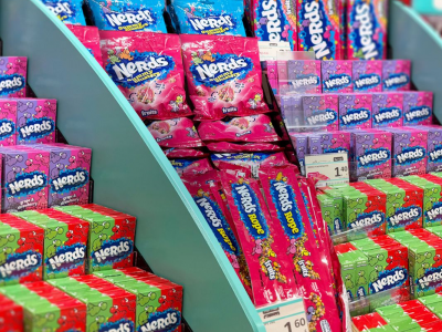 Caramelle gusto frutta richiamate dal mercato per superamento del limite del colorante E100