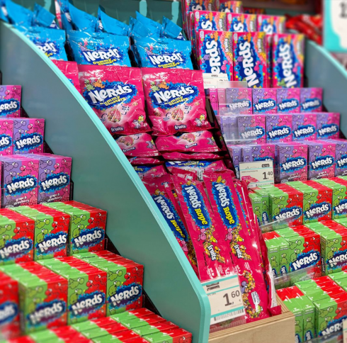 Caramelle gusto frutta richiamate dal mercato per superamento del limite del colorante E100