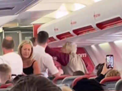 "Nonna indisciplinata" passeggera del volo Jet2.com tra Manchester e Rodi fa deviare a Monaco l’aereo