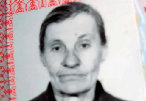 “È ancora viva!”: La nonna (81 anni) dichiarata morta cerca di scappare dall'obitorio.