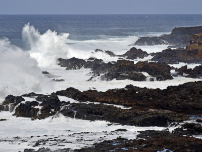 Un morto e nove feriti dopo essere stati colpiti da un'onda a Tenerife