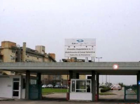 Centro dialisi a Campi Salentina. La denuncia dei pazienti: “l’aria condizionata ci sta facendo ammalare. Un’afflizione che si aggiunge alla sofferenza di fare la dialisi”.