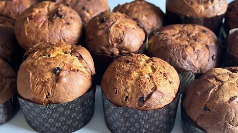 Tolleranza zero in Svizzera per gli italiani. Passa il confine svizzero con un furgone carico di panettoni artigianali: italiano bloccato per &ldquo;Contrabbando di panettoni&rdquo; tra Italia e Svizzera