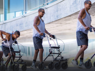 Alzati e cammina: tre persone paraplegiche riescono a camminare grazie ad un impianto rivoluzionario realizzato in Svizzera