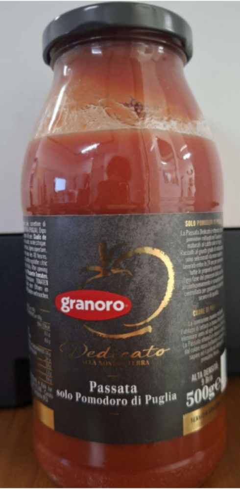 Frammenti di vetro nella salsa di pomodoro Granoro Dedicato