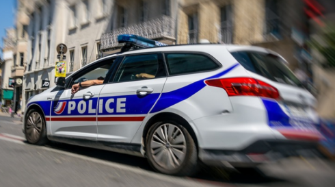 Quattro bambini e una donna uccisi: l'orrore vicino a Parigi. 