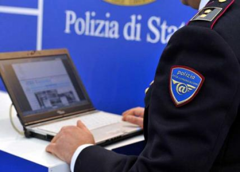 «I truffatori non vanno mai in ferie»: i consigli della Polizia Postale per farti trascorrere un’estate serena, anche online