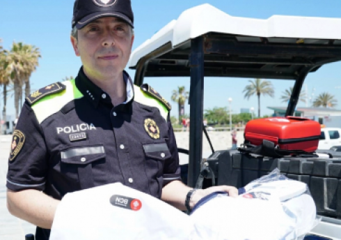 Furti in spiaggia? A Barcellona la Polizia Municipale non ti lascia "in mutande"