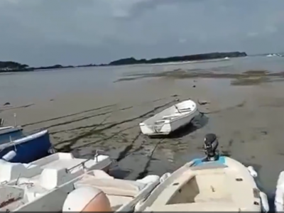 Salento. Uno scenario insolito sulla costa, la sabbia è pettinata dal mare: l'effetto bassa marea sulla spiaggia. Il video a Porto Cesareo. 