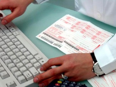 Finge di essere malato di Aids, truffa l'assicurazione per 160mila euro