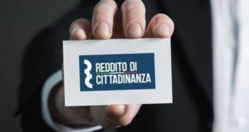 Reddito di cittadinanza: conto in banca con entrate lecite sequestrato a chi falsifica i documenti per ottenere il beneficio.