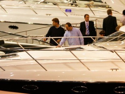 ricchi acquistano yacht