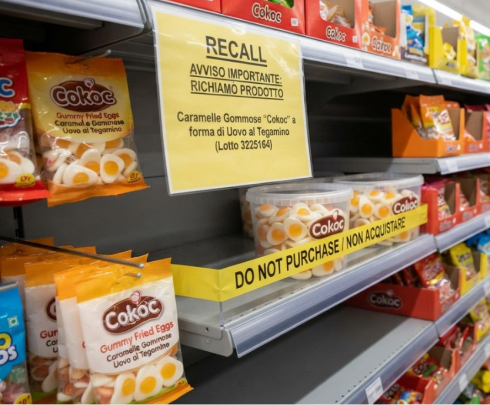 Action dispone il richiamo precauzionale di un lotto di caramelle gommose "Cokoc" per possibile presenza di muffa