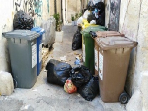 rifiuti centro storico lecce rifiuti centro storico lecce