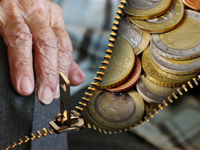Truffa risparmio: un pensionato di 83 anni perde 500.000 euro iscrivendosi a una falsa banca online