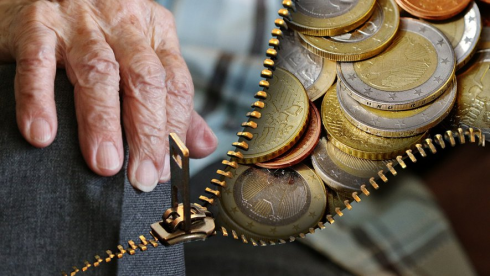 Truffa risparmio: un pensionato di 83 anni perde 500.000 euro iscrivendosi a una falsa banca online